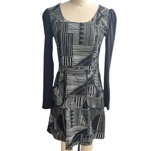 Nooworks abstract black and white A line dress small